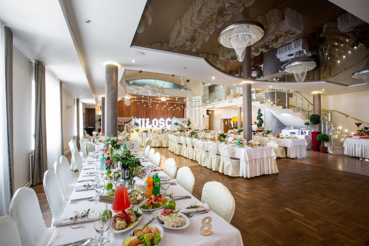 Hotel Rydzewski エウク エクステリア 写真